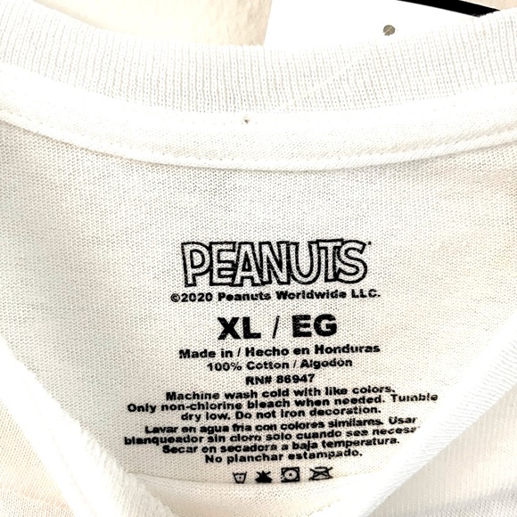 NWT The Peanuts Gang T-Shirt White Crop Raw Hem - Picture 3 of 3